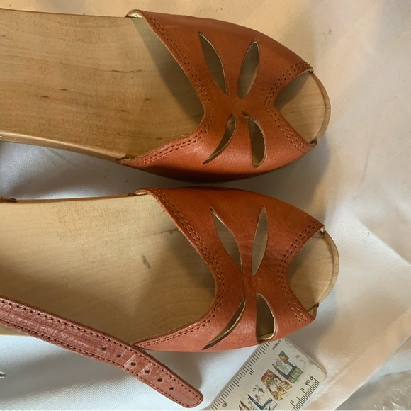 Leather clogs - Picture 4 of 8